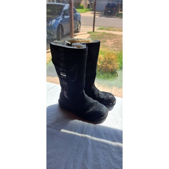 UGG Shoes - Ugg Australia Size 9 Women's Black Winter Boots 1895